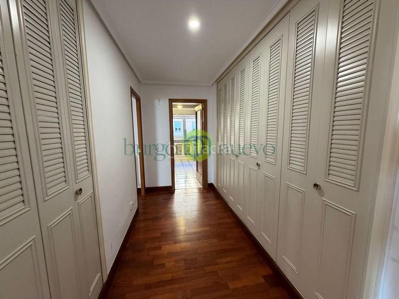 Foto 274b1783-7dd8-4b2e-867f-f29ac676e5e8. Appartamento con riscaldamento parcheggio in San Claudio - La Chantría León
