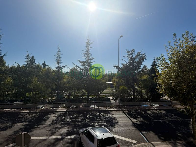 Foto 9aebea00-c922-4ba7-9c66-1678d38b6c90. Appartamento con riscaldamento parcheggio in San Claudio - La Chantría León