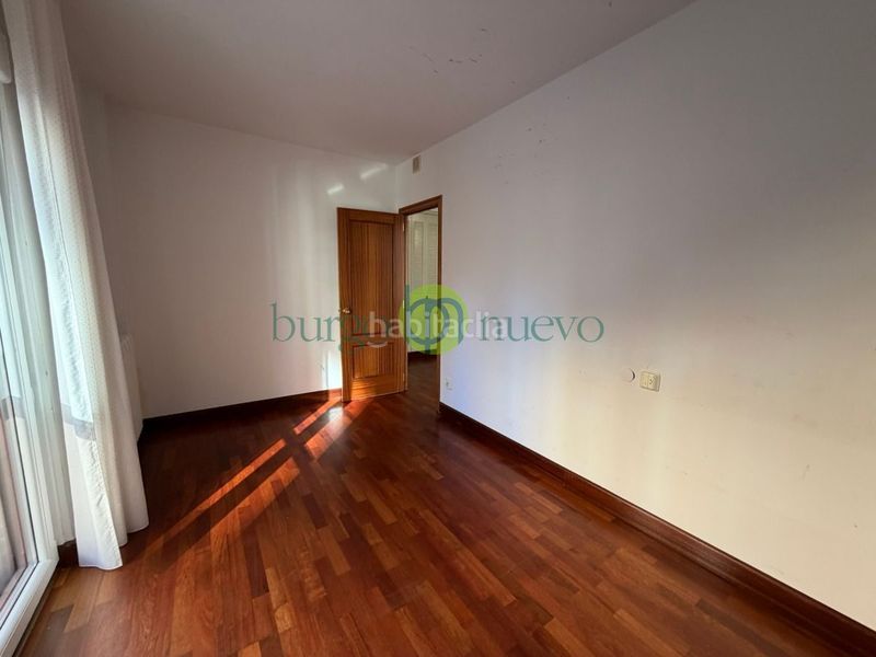 Foto 9c786de5-d4bc-4bf6-a7dd-88c90ae26a40. Appartamento con riscaldamento parcheggio in San Claudio - La Chantría León