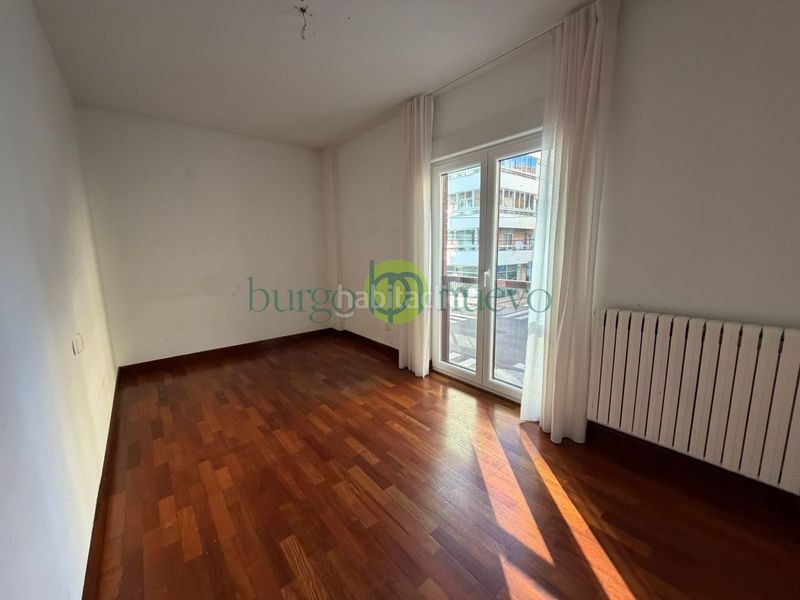 Foto fc93bb94-622c-4416-ac9d-a8d3a558dbe8. Appartamento con riscaldamento parcheggio in San Claudio - La Chantría León