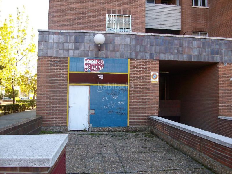 Foto 2375919a-2454-481e-b787-7e7e1cb3e19f. Oficina en calle 15 local comercial de 216 m² construidos en alquiler con posibilidad de división en dos locales.
1 local de aproximadamente 60m²y ot en Valladolid