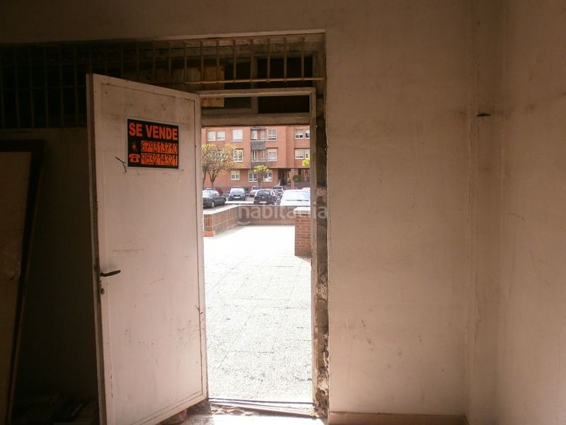 Foto ec0f2610-af7d-4fa8-8947-a46b86589074. Oficina en calle 15 local comercial de 216 m² construidos en alquiler con posibilidad de división en dos locales.
1 local de aproximadamente 60m²y ot en Valladolid