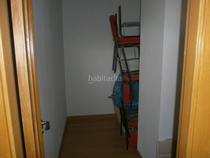 Foto f283899b-a73f-49b4-9a80-9c09d948817b. Oficina en calle 15 local comercial de 216 m² construidos en alquiler con posibilidad de división en dos locales.
1 local de aproximadamente 60m²y ot en Valladolid