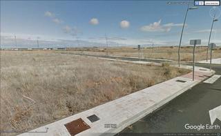 Wohngrundstück in Benavente. Parcela 7.9 de 390,75 m2, esquina entre las calles doctora laura