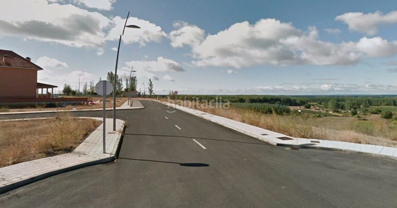 Foto fc78f141-7a79-416a-a951-0cd8af421d15. Terreny residencial a Benavente