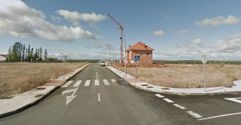 Foto 7249c631-29cf-4e2b-8e26-36c00eadc8d8. Terreny residencial a Benavente