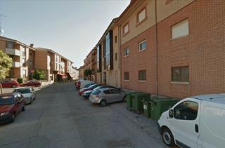 Local commercial à Calle castilviejo 12. Av. castilviejo 3 , bajos 1 local de obra en bruto para reformar