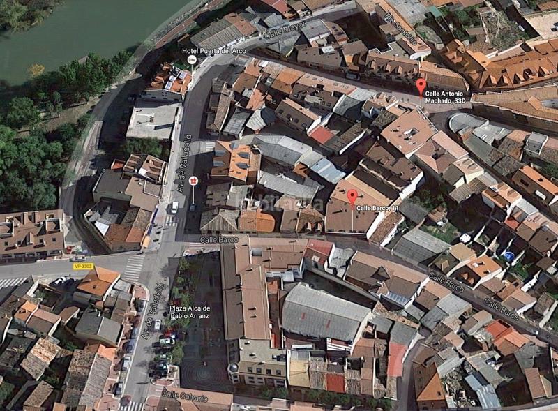 Foto be9b8bca-3dee-4f82-b1ed-383f57dbcbc4. Parking voiture dans calle barco 9 dans Tudela de Duero