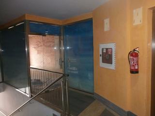 Lloguer Local Comercial a Calle barco 25. Local 16 en edificio la solana de obra, para reformar, de 97,90