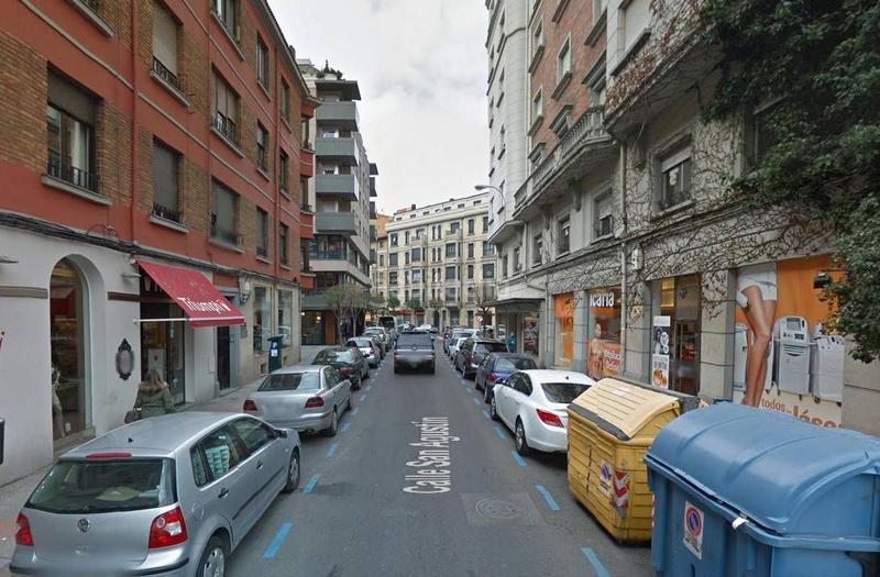 Foto f8d5a6fb-7917-4c6c-a723-37ff4a257e8d. Lloguer aparcament cotxe a avenida de roma 14 a Centro Ciudad León