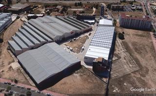 Terrain industriel à Calle de la zanfona 39. Solar de 1.116 m2 en venta