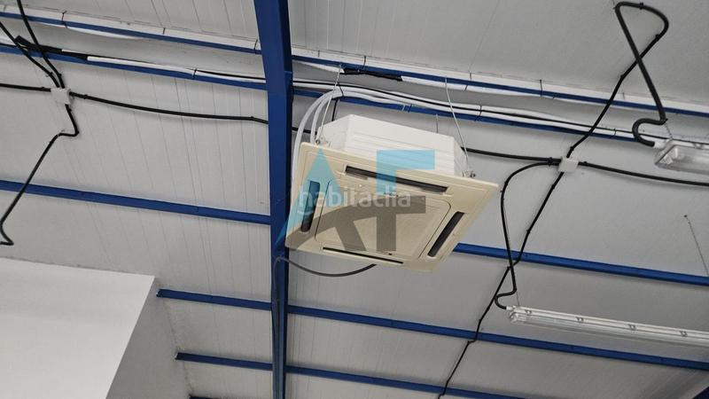 Foto 08c4f07a-d541-4a66-b28f-f96b05aa1d50. Lloguer nau industrial a Vilamarín