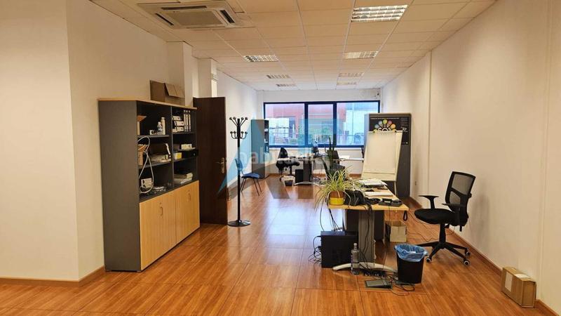 Foto 541e2c8b-c39a-40f6-90f8-7ee6bc17f0ab. Lloguer nau industrial a Vilamarín