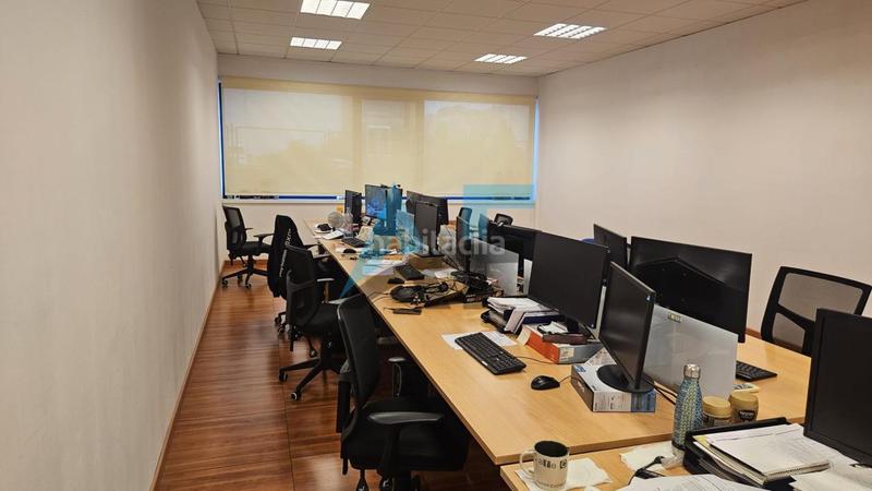 Foto a4db6006-1928-4b4f-ab3c-ee7ae22080f2. Lloguer nau industrial a Vilamarín