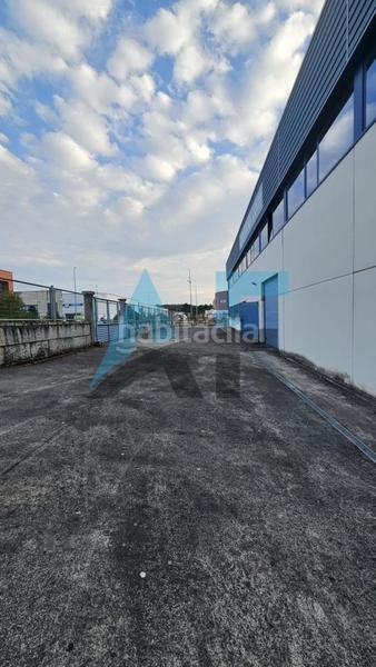 Foto db6142cc-a07e-42d1-b1c5-ce93b2f3a6e2. Lloguer nau industrial a Vilamarín