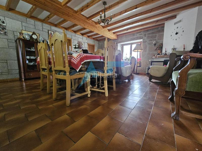 Foto 172b88b4-0d8c-4d9f-8b7a-eba4fd28ce75. Casa en Leiro