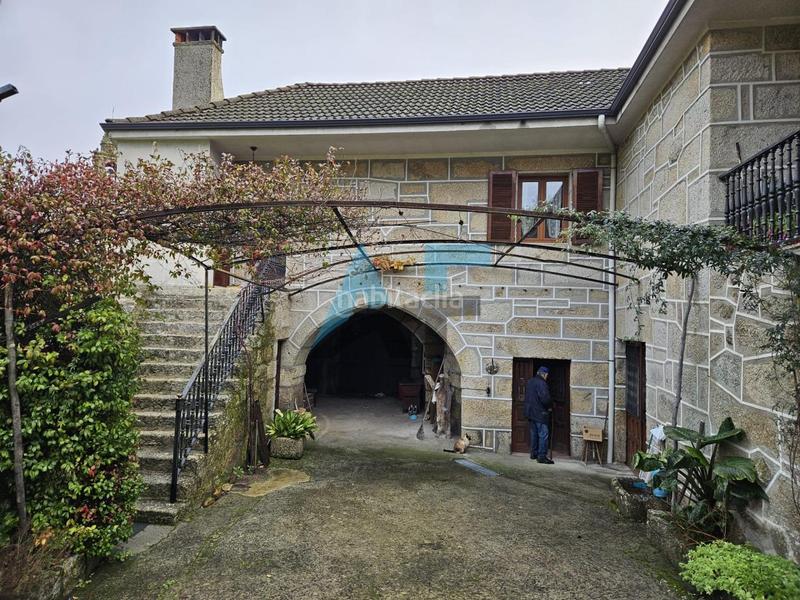 Foto a0b7bbb9-193b-4e5c-b1e8-c9b65a1426c8. Casa en Leiro