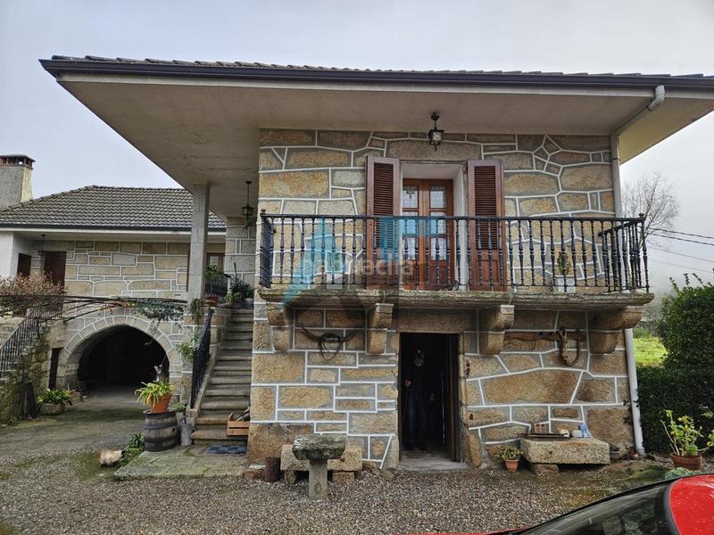 Foto ae38a305-c498-4658-8394-57ee85fe2813. Casa en Leiro