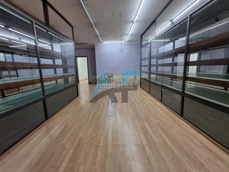 Foto 2ef43c62-b8ac-4a42-b3b1-59c61ef69f9c. Lloguer local comercial a Centro Ourense