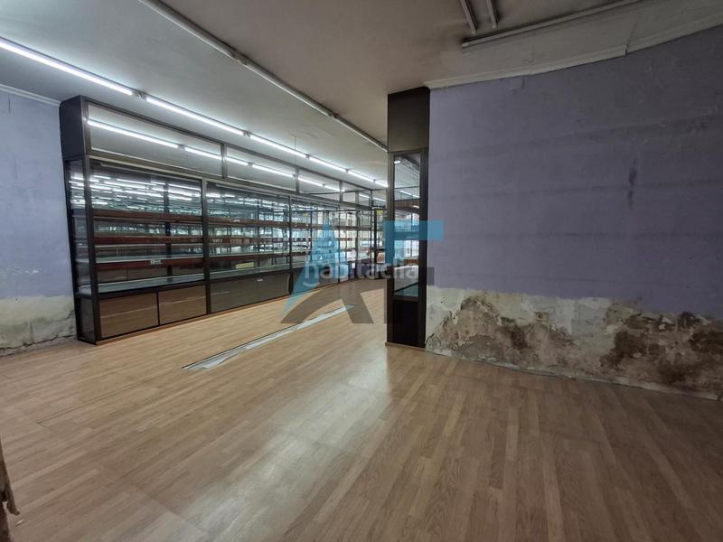 Foto e8a5e65b-2a45-4133-836c-03d67109efc6. Lloguer local comercial a Centro Ourense