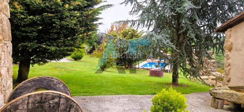 Foto f493ea90-0479-4435-b708-e8aa22e3cda7. Location local commercial dans Celanova