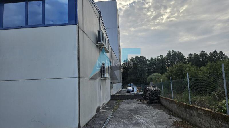 Foto 94ffbb54-37c6-4527-99e8-d8c950b11b8b. Bâtiment à usage industriel dans Vilamarín