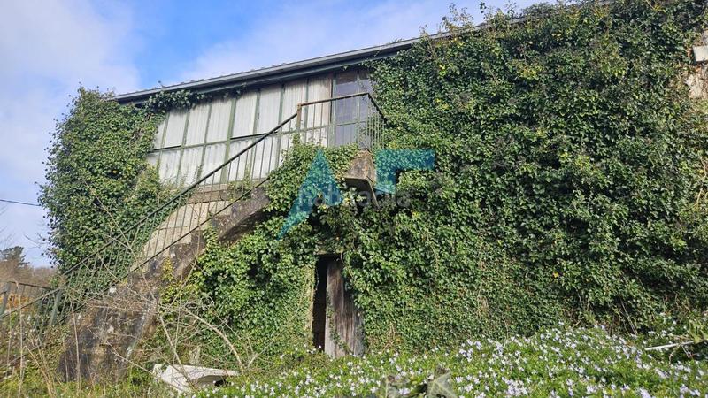 Foto d907f81a-4ca1-4637-adbe-1fc5f1e67830. Casa con riscaldamento in Vilamarín