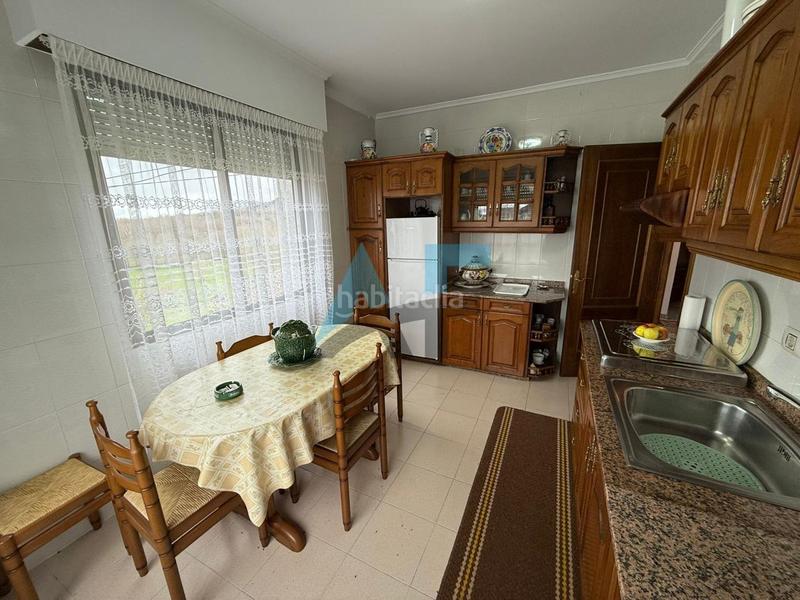 Foto db8caef1-8cd2-4a6d-860a-9fb844016f95. Casa amb calefacció aparcament a Maceda