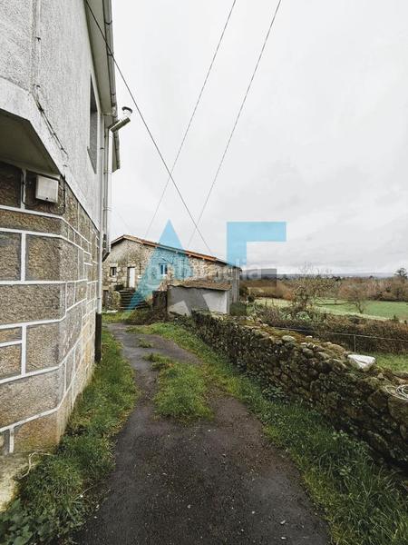 Foto d9bb67fd-6c7e-49df-a4d9-0f2854f738ae. Maison avec chauffage parking dans Maceda