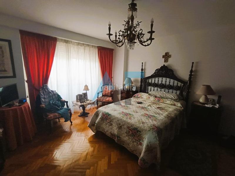 Foto a83af0ff-3b4c-465a-97f3-8c184aaef297. Dúplex amb calefacció aparcament a Centro Ourense