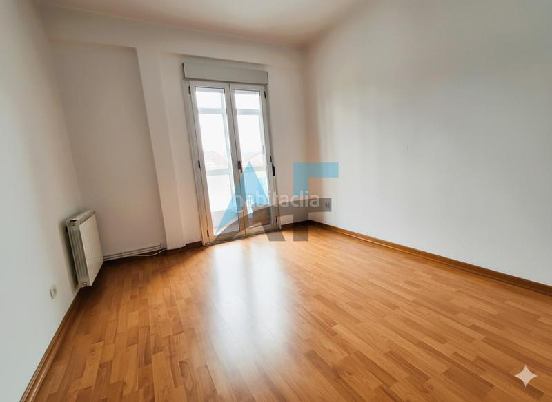 Foto d6e7b02c-f866-46ea-a19c-cf40358d2c10. Etagenwohnung mit heizung parking in Couto Ourense