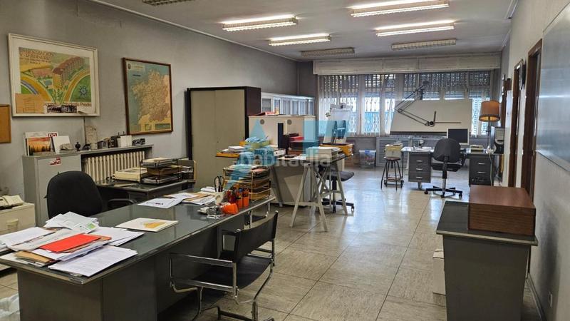 Foto 1452c12b-2cab-454d-9fc8-a96732ba2a9f. Rent office space with heating in Centro Ourense