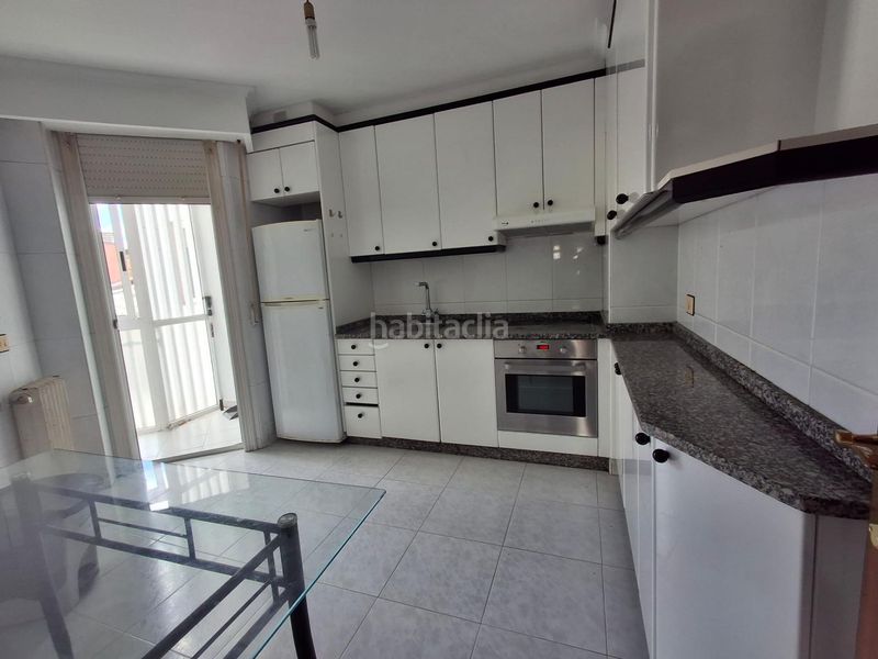 Foto b8458b53-d8bd-45a8-b584-616774ef67b6. Pis amb aparcament a Ventiun Ourense