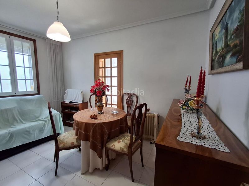 Foto a47c39df-465b-42a6-b879-d6da03e154c9. Casa a Universidad Ourense