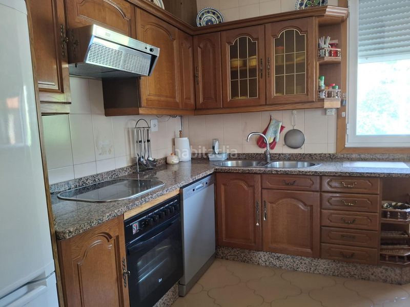 Foto c9629223-f8e0-4e2f-8609-e3b9acf983cd. Casa amb calefacció aparcament a Vistahermosa Ourense