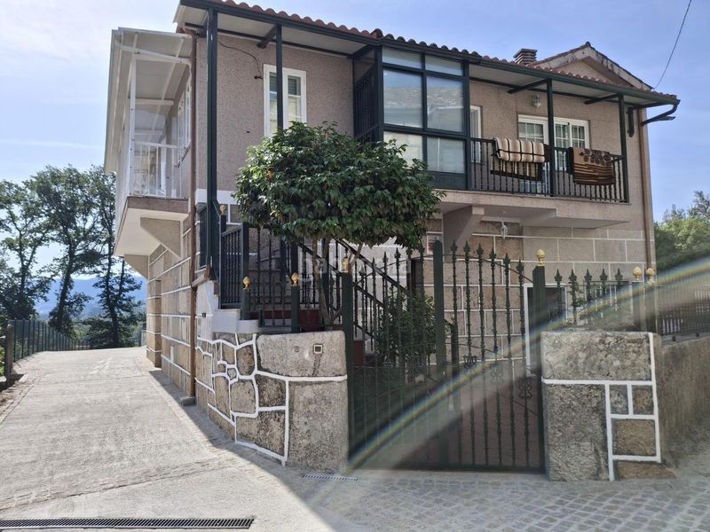 Foto 80856fce-b1df-47d7-b931-2301471aaaeb. Casa amb calefacció aparcament a Cenlle