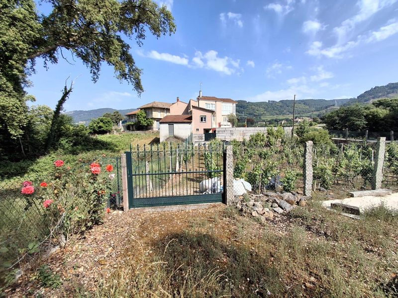Foto b5e4142d-e161-4c0c-a30c-e39db93702e4. Casa amb calefacció aparcament a Cenlle