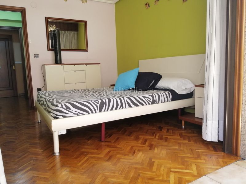 Foto 0f75b51d-da4c-4067-9c4c-9ecc014b0023. Pis amb aparcament a Centro Ourense