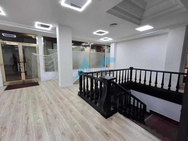 Foto 2f88ca46-4e64-4992-81fa-a98200ea9759. Lloguer local comercial a Centro Ourense