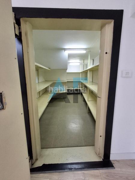 Foto dd9463d3-9348-44f2-b7a2-eae2494657b4. Lloguer local comercial a Centro Ourense