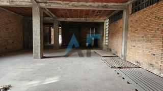 Local Comercial en Av Las Caldas