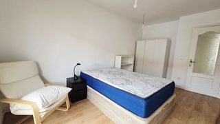 Alquiler Piso  Lérida. Piso en alquiler en tetuán  castillejos, 2 dormitorios.
