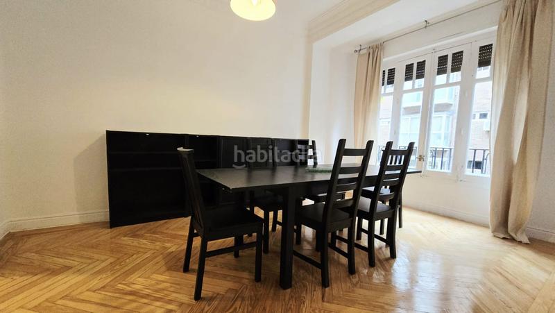 Foto 47707b32-5233-4689-b179-651a5e244966. Rent flat with heating in Recoletos Madrid