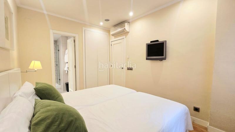 Foto 4385f90a-4b91-481c-9e49-bee9a3819add. Rent flat with heating parking pool in Almagro Madrid