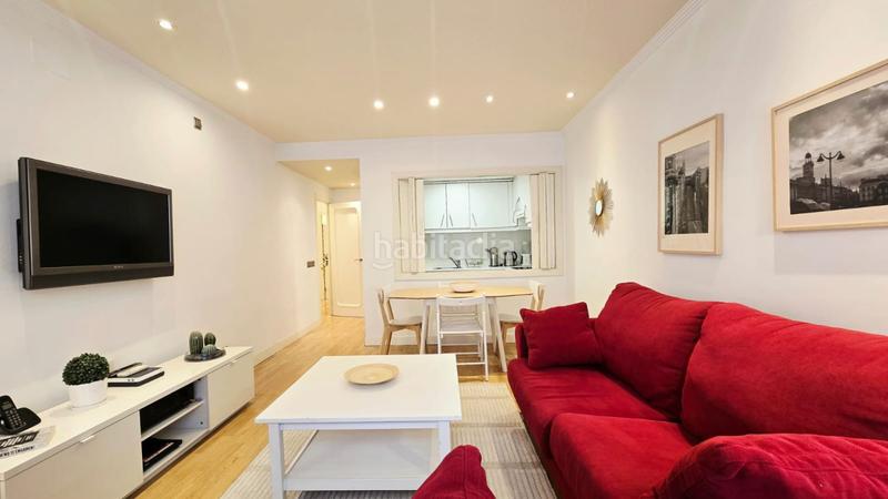 Foto b64e2a26-b0e8-4820-94b8-b2586afb22ef. Rent flat with heating parking pool in Almagro Madrid