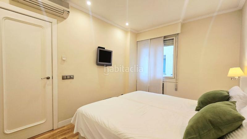 Foto b6d0635a-ddb3-44bb-a9cf-415162d935d7. Rent flat with heating parking pool in Almagro Madrid