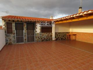 Xalet a Miranda de Azán. Casa independiente con parcela en miranda de azal