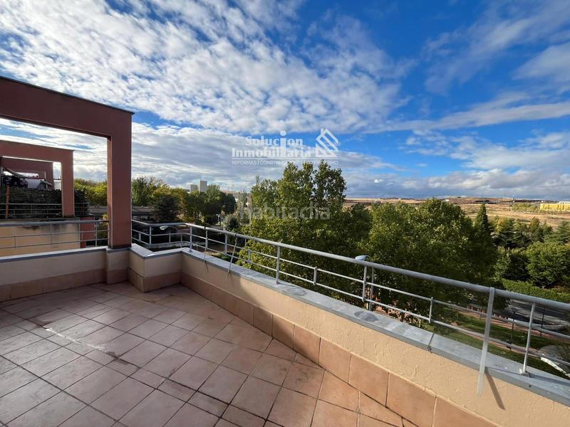 Foto 7800f8a8-b995-4009-9071-67dc6bcd086b. Attico con riscaldamento parcheggio piscina in Tejares - Chamberí - Alcades Salamanca