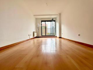 Pis a De las estrellas 24-26. Apartamento muy luminoso con plaza de garaje y trastero en santa