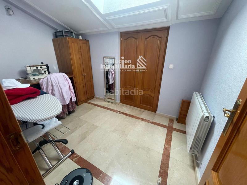 Foto 1f66f4ea-7cf3-40f9-aa07-c151a16e8964. Casa con riscaldamento parcheggio in Villares de la Reina